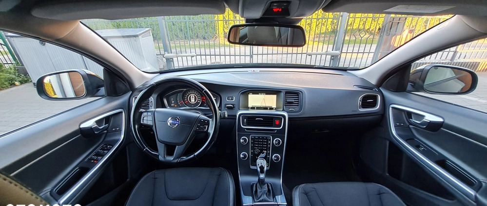 Volvo V60 cena 42900 przebieg: 153300, rok produkcji 2015 z Mikołów małe 436